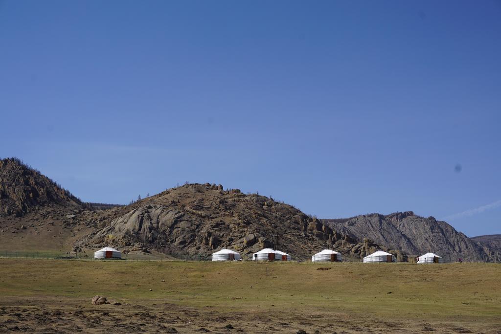 מלון Nalayh My Mongolia Eco Ger Camp מראה חיצוני תמונה