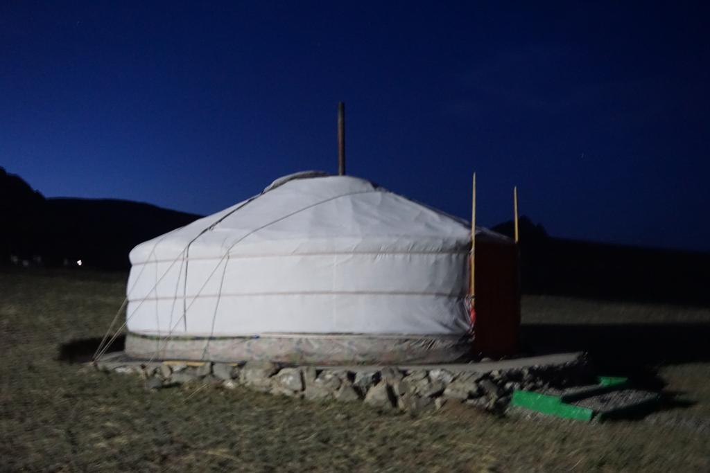 מלון Nalayh My Mongolia Eco Ger Camp מראה חיצוני תמונה
