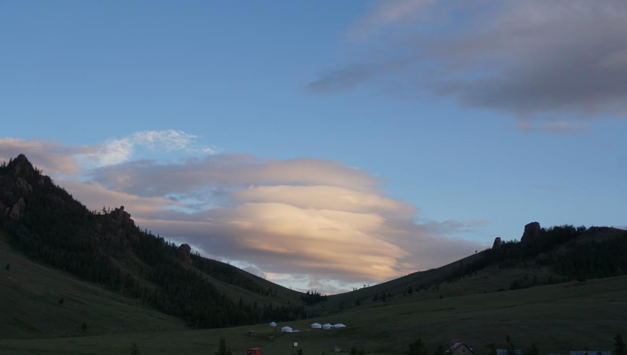 מלון Nalayh My Mongolia Eco Ger Camp מראה חיצוני תמונה